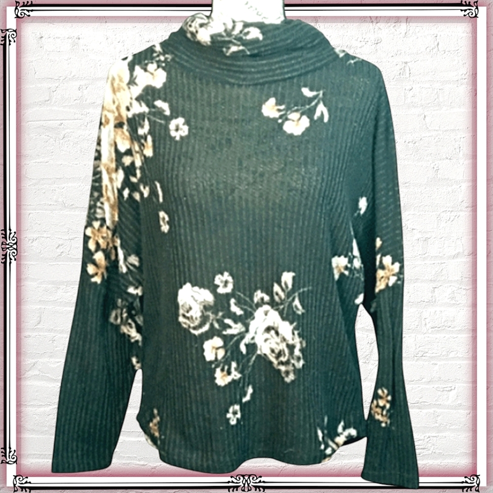 Maurices Black Floral Thermal Lace-Up Top Size Med